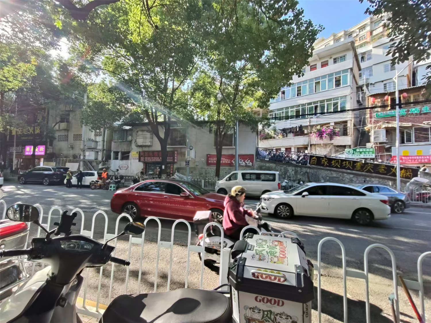 宅吉路临街6年美甲店转让 可空转